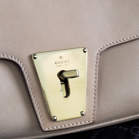 Gucci Tan Leather Shoulder Handbag - Picture 11 of 16